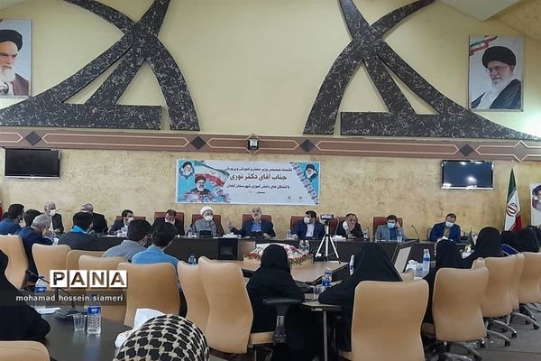 دیدار صمیمی  وزیر آموزش وپرورش با جمعی از تشکل های دانش آموزی آبادان