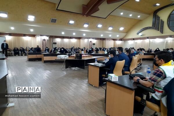 دیدار صمیمی  وزیر آموزش وپرورش با جمعی از تشکل های دانش آموزی آبادان