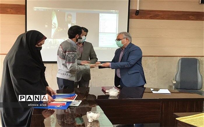 نظام تعلیم و تربیت در ایران  معرف یک نظام ولایی و دینی است