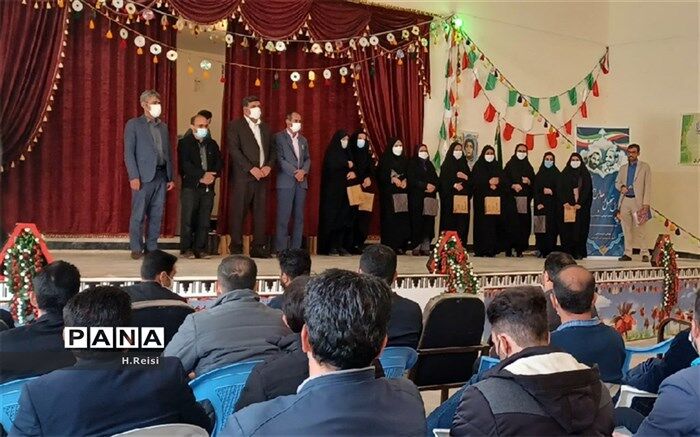 همایش تجلیل از فعالین امور تربیتی و رتبه‌آوران پرسش مهر ۲۲