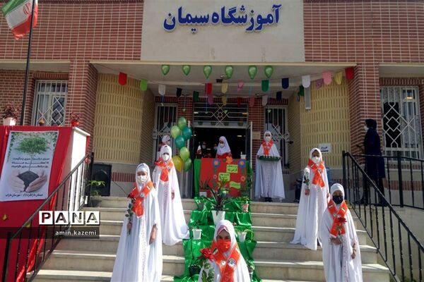 کاشت نهال به یاد سردار شهید حاج قاسم سلیمانی در آموزشگاه دارابگرد