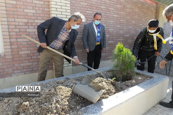 روز درختکاری در مدرسه شهید طباطبایی جوادآباد