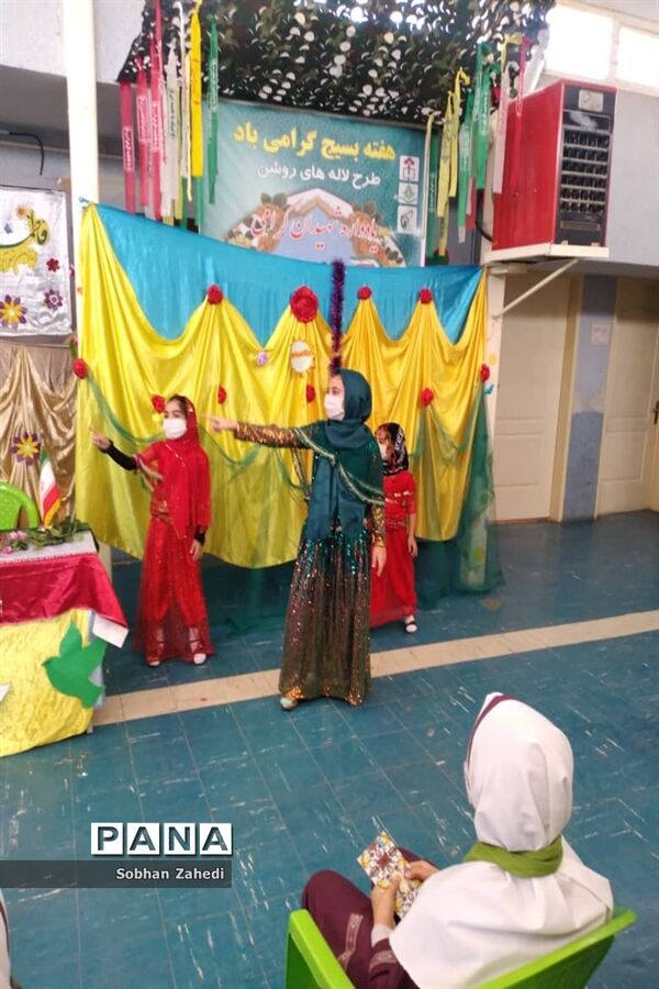 برگزاری جشن ولادت امام حسین(ع) و روز پاسدار در آموزش و پرورش رودهن