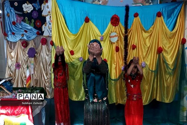 برگزاری جشن ولادت امام حسین(ع) و روز پاسدار در آموزش و پرورش رودهن