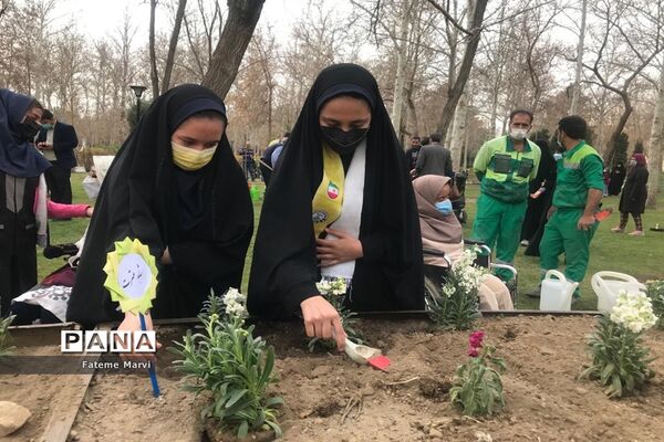 مراسم روز درختکاری در پارک ملت مشهد