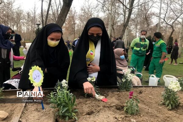 مراسم روز درختکاری در پارک ملت مشهد