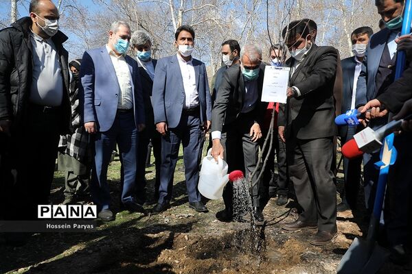 آیین روز درختکاری در اردوگاه شهید باهنر تهران
