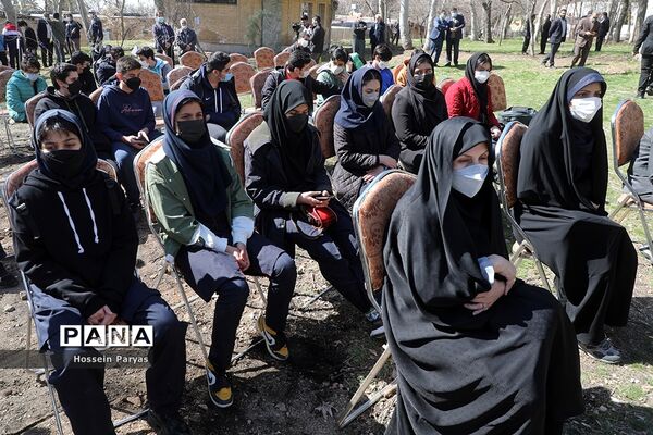 آیین روز درختکاری در اردوگاه شهید باهنر تهران