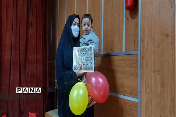 آیین تجلیل از برگزیدگان پرورشی در قرچک