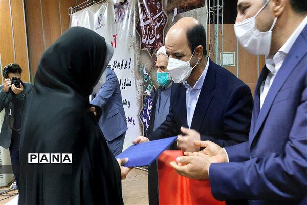 آیین تجلیل از برگزیدگان پرورشی در قرچک