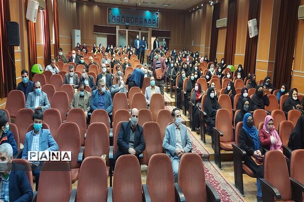 آیین تجلیل از برگزیدگان پرورشی در قرچک