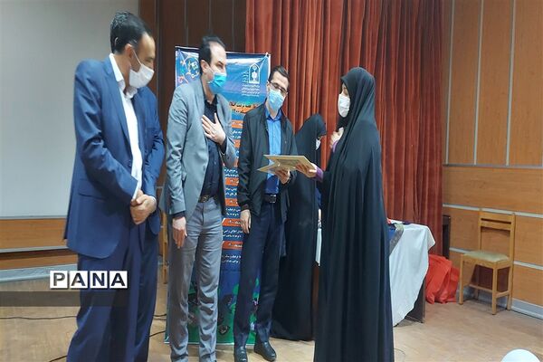 آیین تجلیل از برگزیدگان پرورشی در قرچک