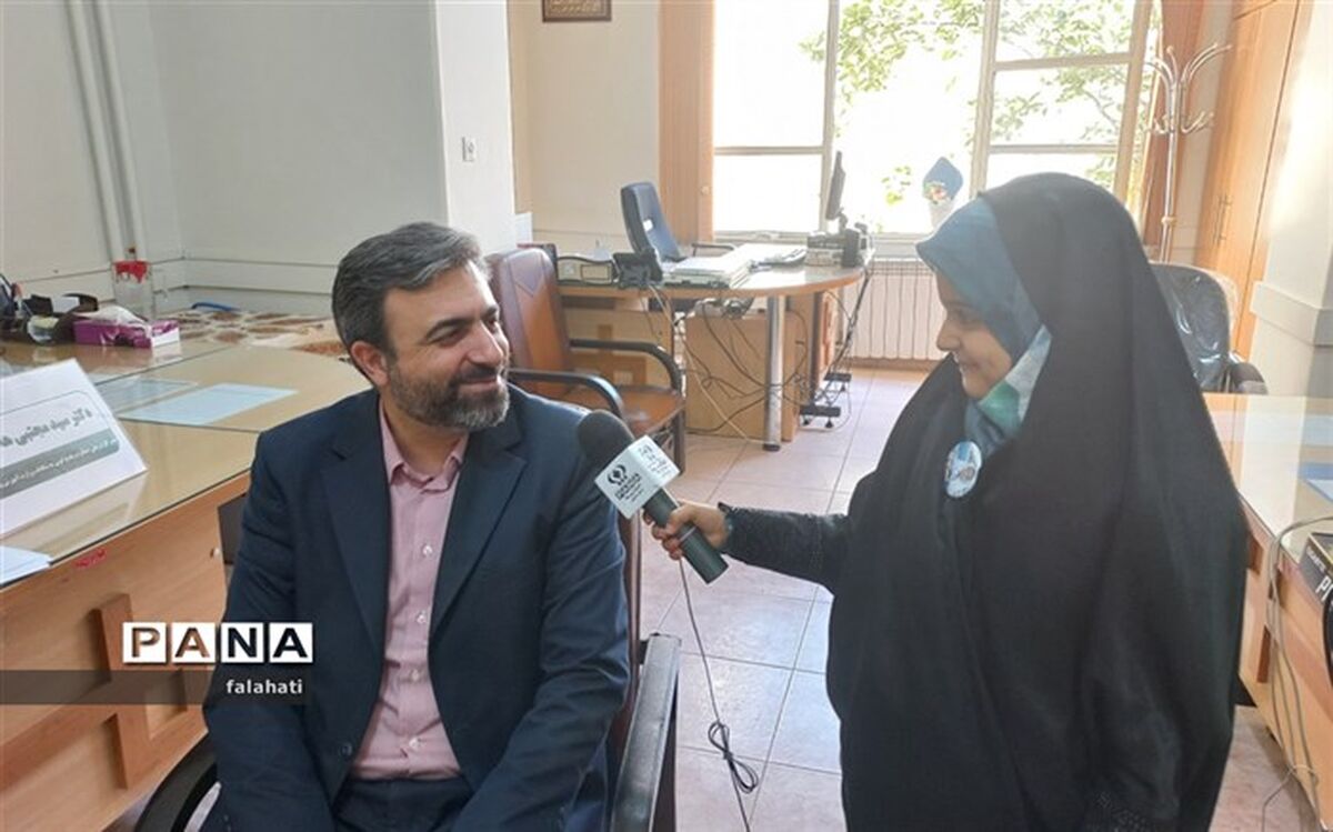 میز خدمت فرصت مغتنمی برای حل مشکلات مردم در حوزه آموزش و پرورش است/فیلم
