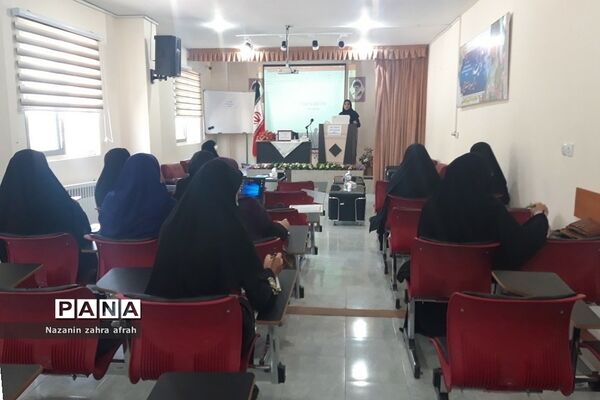 برگزاری کارگاه توانمند‌سازی مربیان پرورشی رودهن