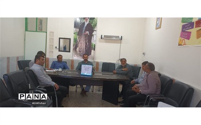 برگزاری جلسه کارگروه سرویس حمل و نقل دانش‌آموزی در آموزش و پرورش صیدون