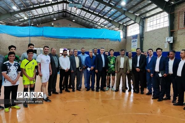 بازدید مدیرکل ورزش و‌ جوانان استان تهران از اماکن ورزشی رودهن