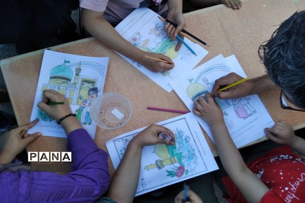 برپایی ایستگاه نقاشی و جشنواره بازی و ورزش در میانه