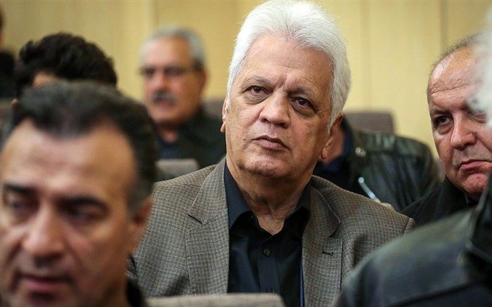 امیرحاج‌رضایی: میزهای بزرگ به مردان کوچک رسیده است