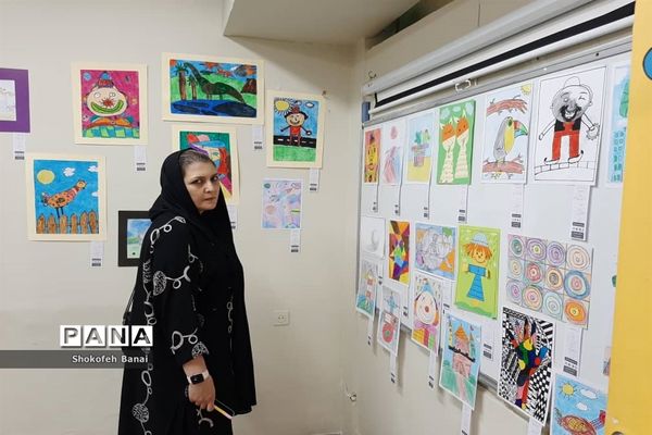 برپایی نمایشگاه دستاوردهای دانش‌آموزی منطقه یک