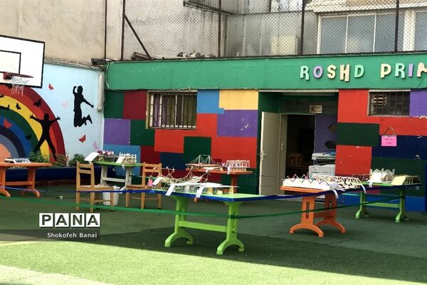 برپایی نمایشگاه دستاوردهای دانش‌آموزی منطقه یک