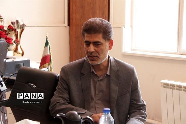 بازدید سرزده رئیس مرکز سنجش و پایش کیفیت آموزشی وزارت آموزش و پرورش از حوزه‌های امتحانات نهایی منطقه ۱۳