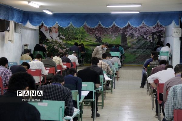 بازدید سرزده رئیس مرکز سنجش و پایش کیفیت آموزشی وزارت آموزش و پرورش از حوزه‌های امتحانات نهایی منطقه ۱۳