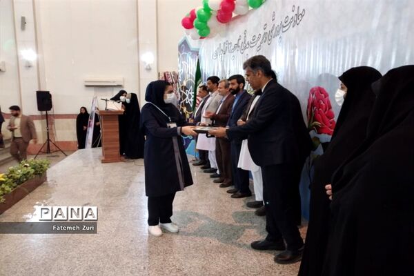 تجلیل از برگزیدگان مرحله استانی هشتمین دوره جشنواره نوجوان خوارزمی در سیستان و بلوچستان