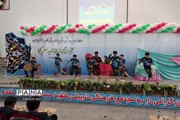 تجلیل از برگزیدگان مرحله استانی هشتمین دوره جشنواره نوجوان خوارزمی در سیستان و بلوچستان