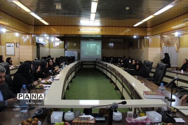 جلسه هم‌اندیشی با فرزندان شاهد فرهنگی