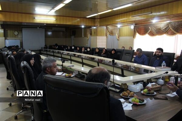 جلسه هم‌اندیشی با فرزندان شاهد فرهنگی