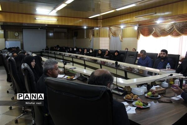 جلسه هم‌اندیشی با فرزندان شاهد فرهنگی