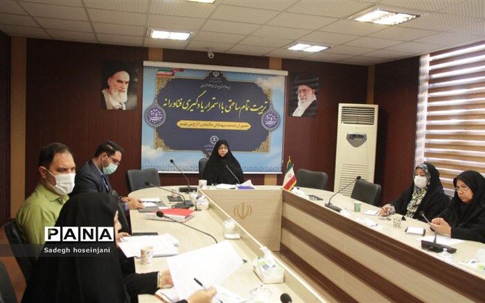 مدارس در فرایند ثبت‌نام، مجاز به اخذ هیچ‌گونه وجهی به استثنا بیمه حوادث و ثبت نام کتب درسی نیستند