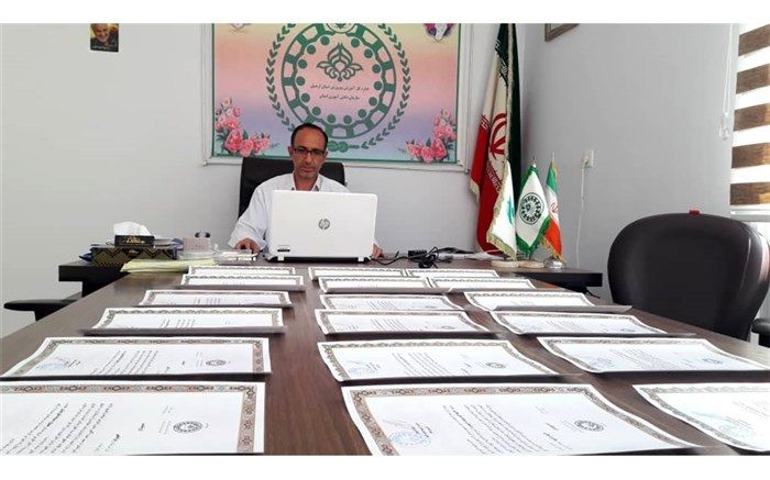 تجلیل از برگزیدگان جشنواره عیدانه های بهاری در اردبیل