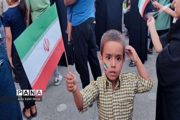 اجرای سرود سلام فرمانده در شهرستان رباط‌کریم