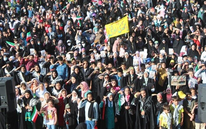 دهه نودی‌های خلخال سرود سلام فرمانده را اجرا کردند