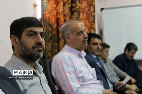 نشست مدیران مدارس شهرستان گلوگاه