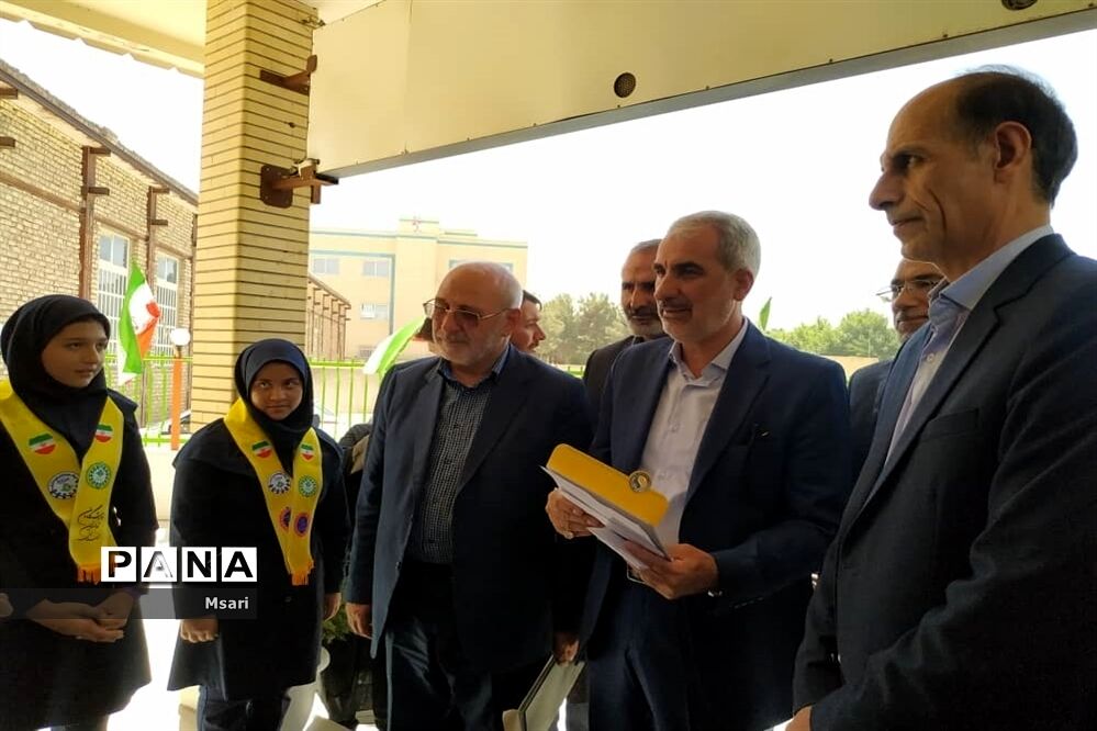 بهره‌برداری از مدرسه خیرساز با حضور وزیر آموزش و پرورش در شاهین‌شهر