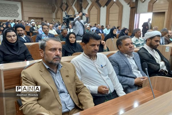 نشست استاندار خراسان رضوی  با فعالان فرهنگی و انقلابی، کاشمر