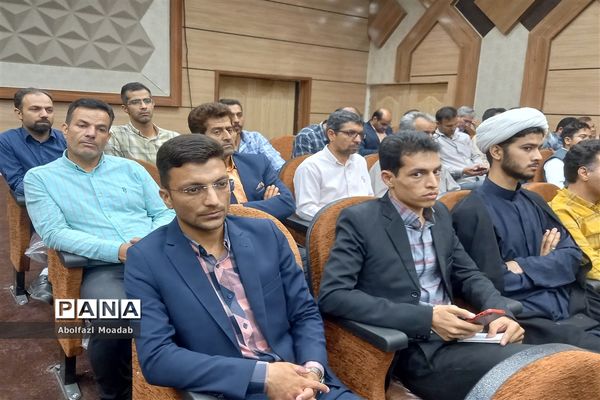 نشست استاندار خراسان رضوی  با فعالان فرهنگی و انقلابی، کاشمر