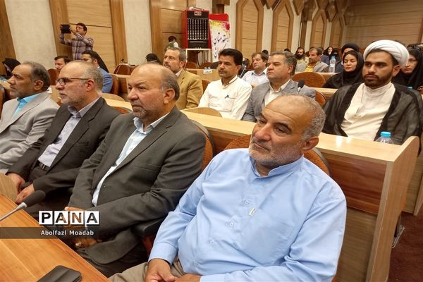 نشست استاندار خراسان رضوی  با فعالان فرهنگی و انقلابی، کاشمر