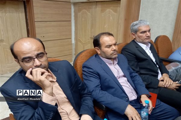 نشست استاندار خراسان رضوی  با فعالان فرهنگی و انقلابی، کاشمر