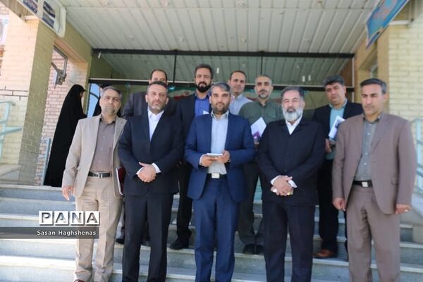 بازدید مدیرکل آموزش و پرورش شهرستان‌های استان تهران از اسلامشهر