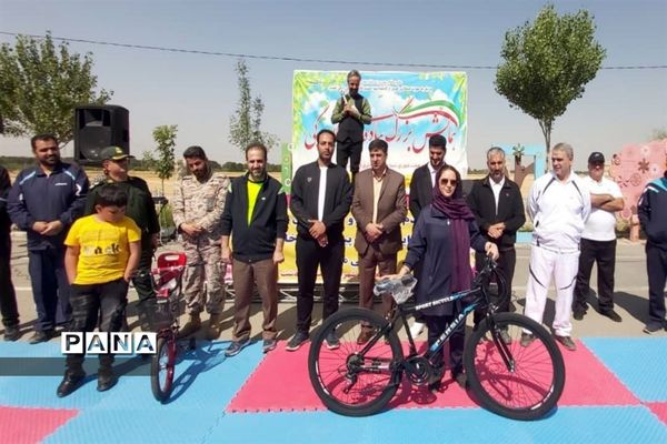 برگزاری همایش پیاده‌روی خانوادگی شهر مشکین دشت کرج