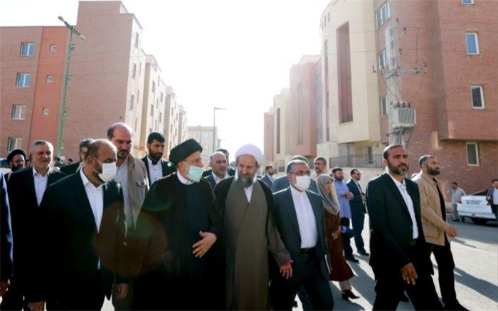 بازدید آیت‌الله رئیسی از مجتمع ۹۸۰ واحدی سبحان قرچک