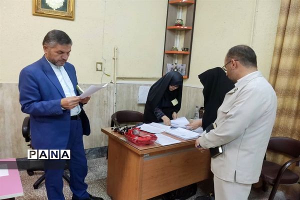 بازدید مدیرکل آموزش و پرورش قم از حوزه‌های امتحان ورودی تیزهوشان