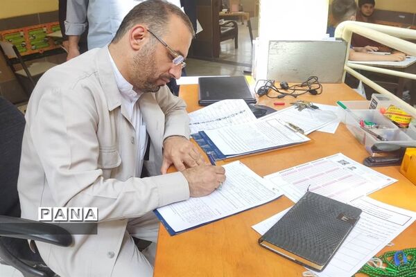بازدید مدیرکل آموزش و پرورش قم از حوزه‌های امتحان ورودی تیزهوشان