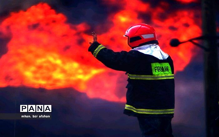 انبار ضایعاتی مجتمع پتروشیمی اروند آتش گرفت