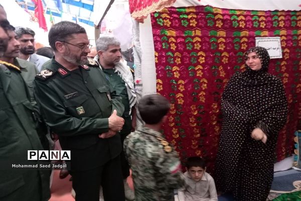 افتتاح نمایشگاه طرح اسوه پایگاه‌های بسیج در پلان