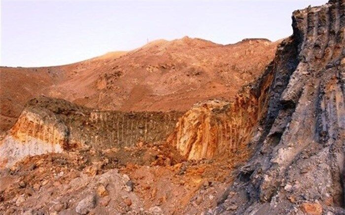 ضرورت تکمیل زنجیره و احداث شهرک صنایع پایین‌دستی معادن