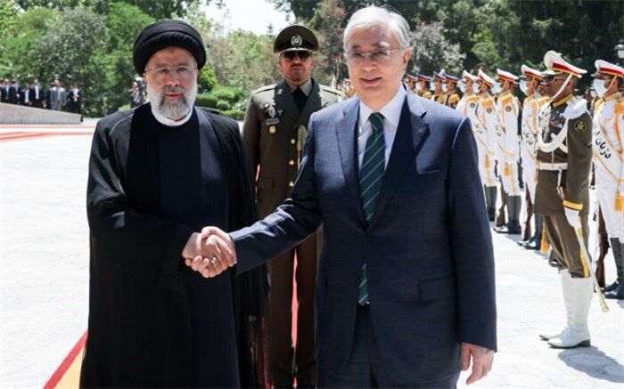 استقبال رسمی آیت الله رئیسی از رئیس‌جمهور قزاقستان